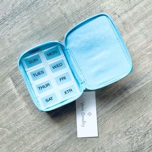 Vera Bradley Beach Print Weekly Pill Organizer Pouch